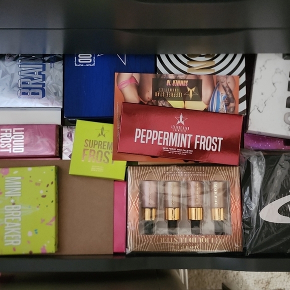 Makeup mystery bundle Retail 320- 350 - Picture 10 of 13